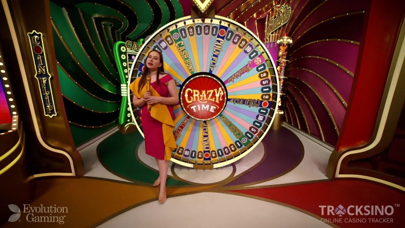 Widok gry Crazy Time na żywo z wynikami i kołem fortuny